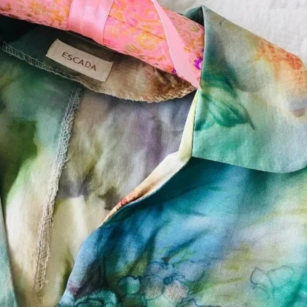 ✨Designer Silky Top ESCADA Floral Rio Print Short Sleeve Button Up Dress Shirt ✨ - Picture 3 of 5